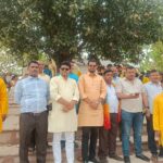 जय घोष नारों के साथ तिघरा मंदिर से निकली भव्य कलश यात्रा